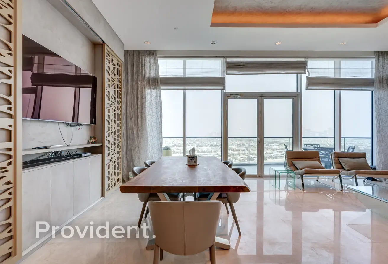 Exclusive | Renovated | Elegantly Furnished