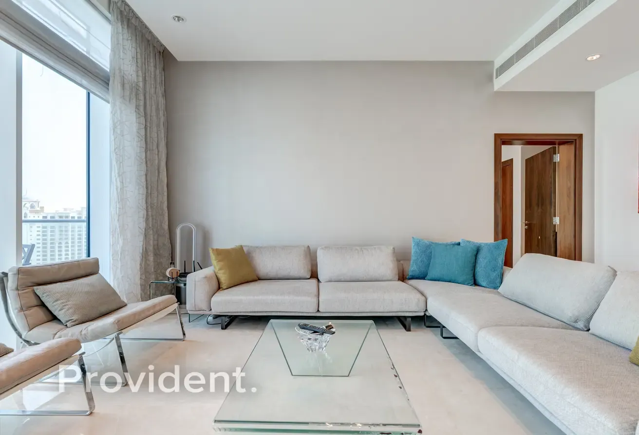 Exclusive | Renovated | Elegantly Furnished