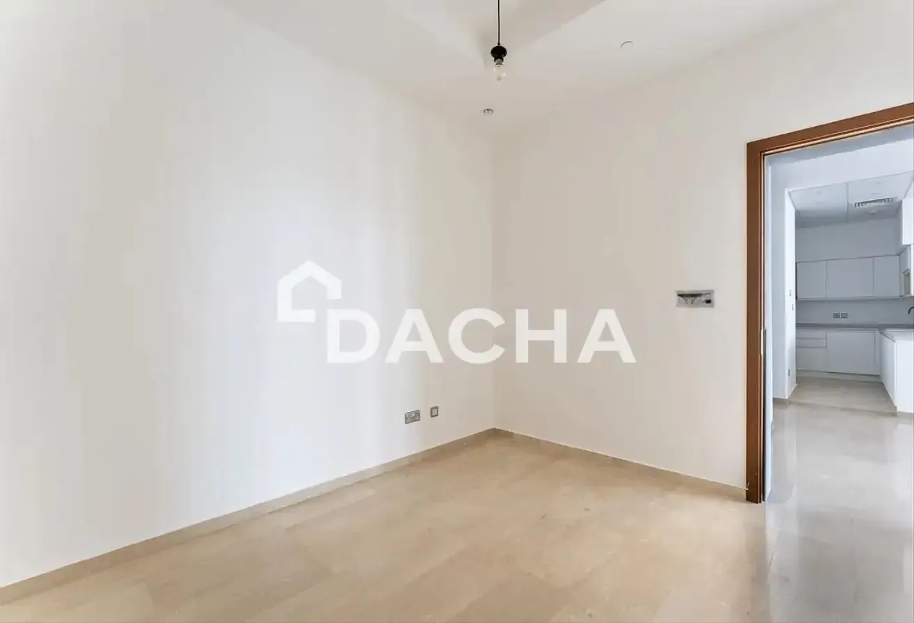 Sea Views | Spacious Apt | Vacant and Ready