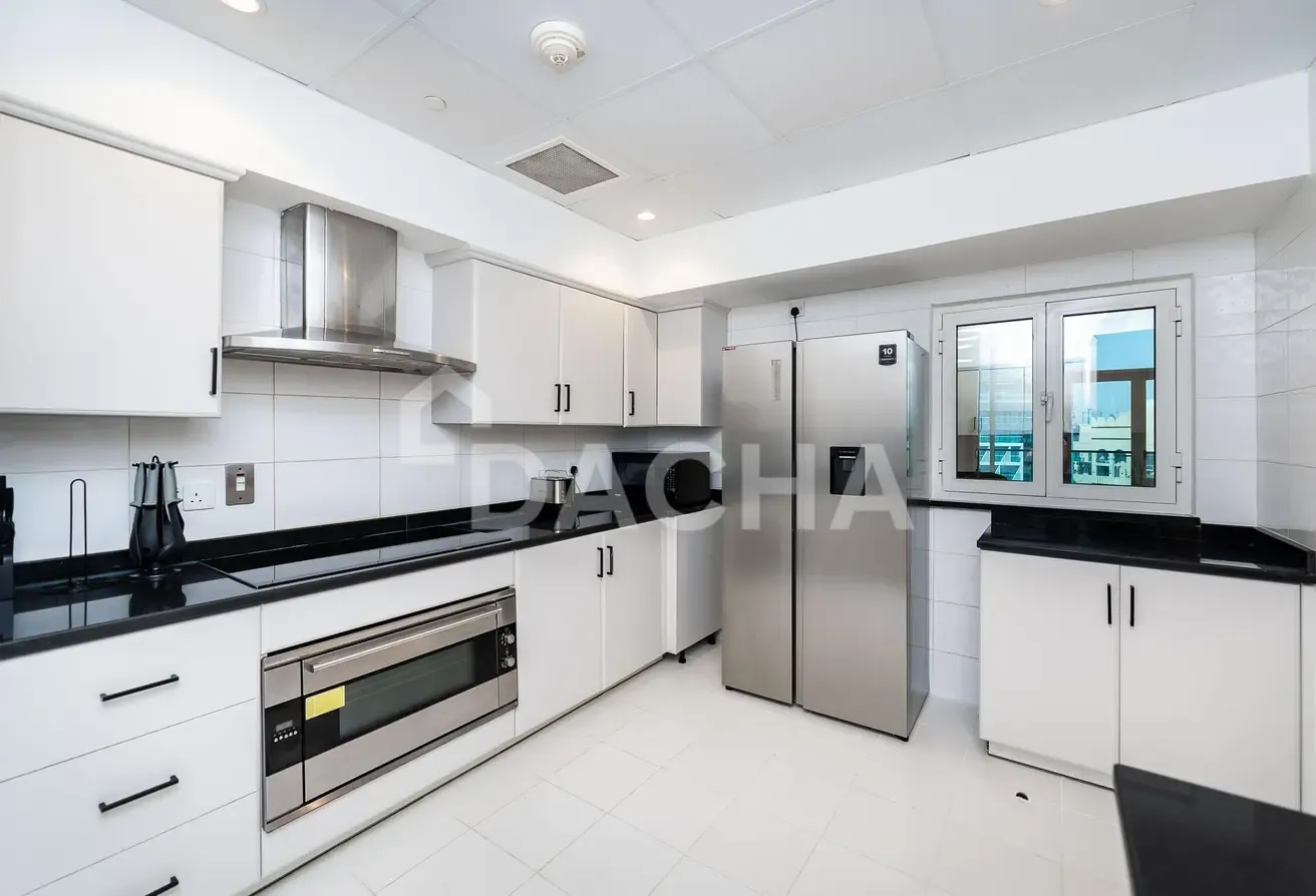 High Floor Unit | Vacant Now | Sea Views