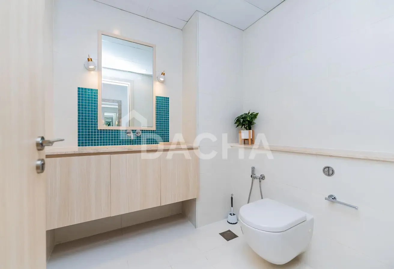 High Floor Unit | Vacant Now | Sea Views