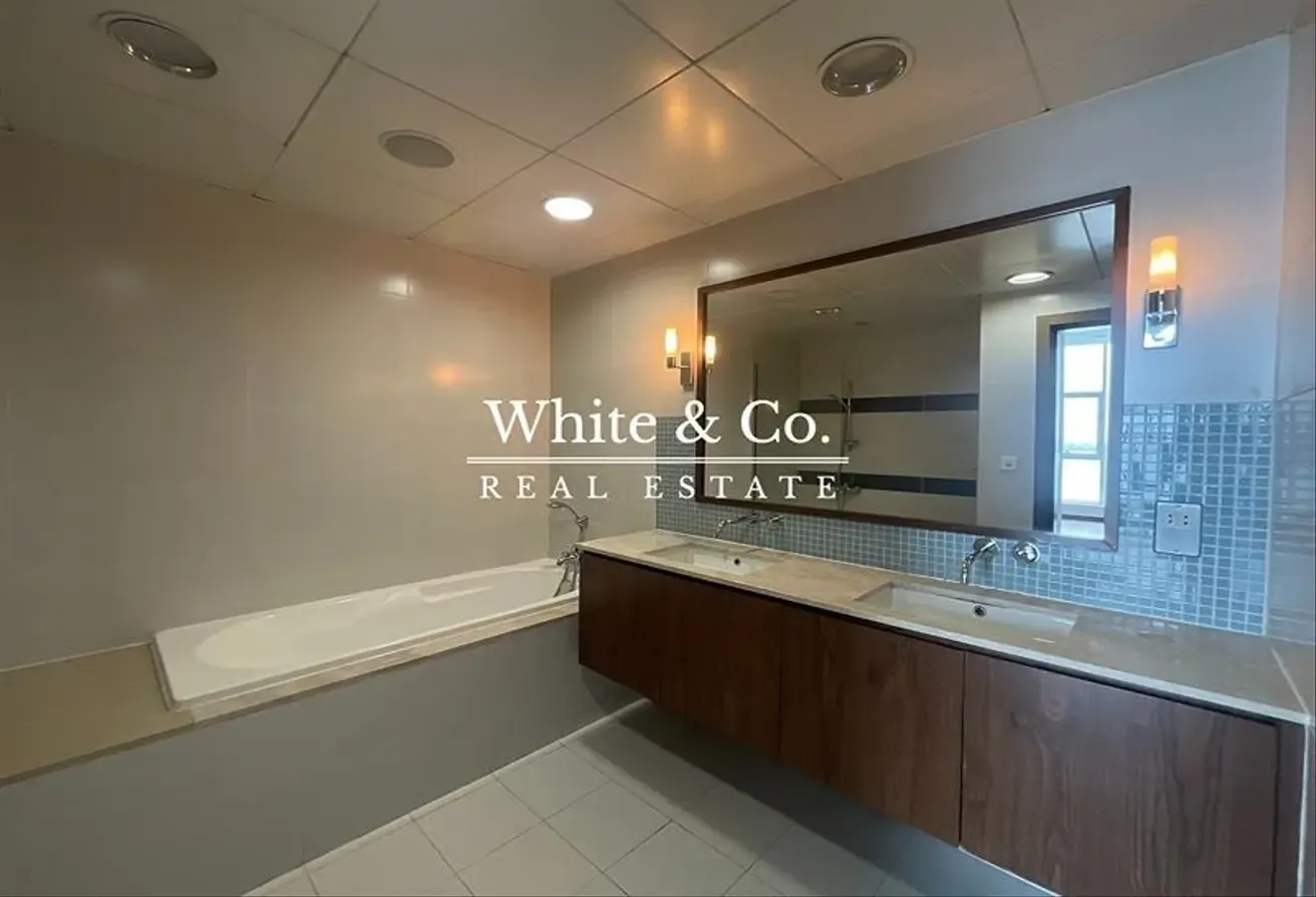 Unfurnished |Stunning Sea View |Spacious
