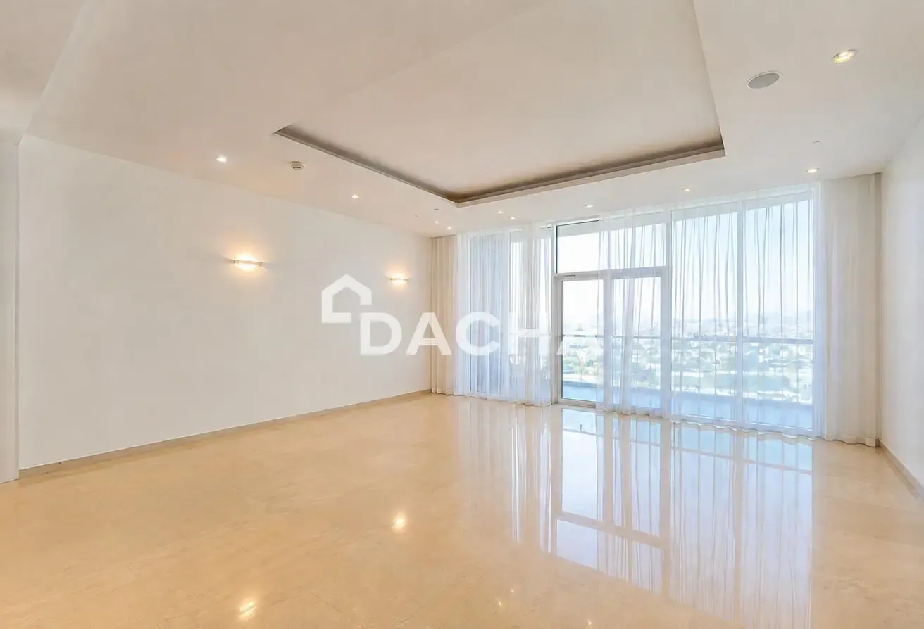 Palm View | Vacant in Aug | Mid Floor