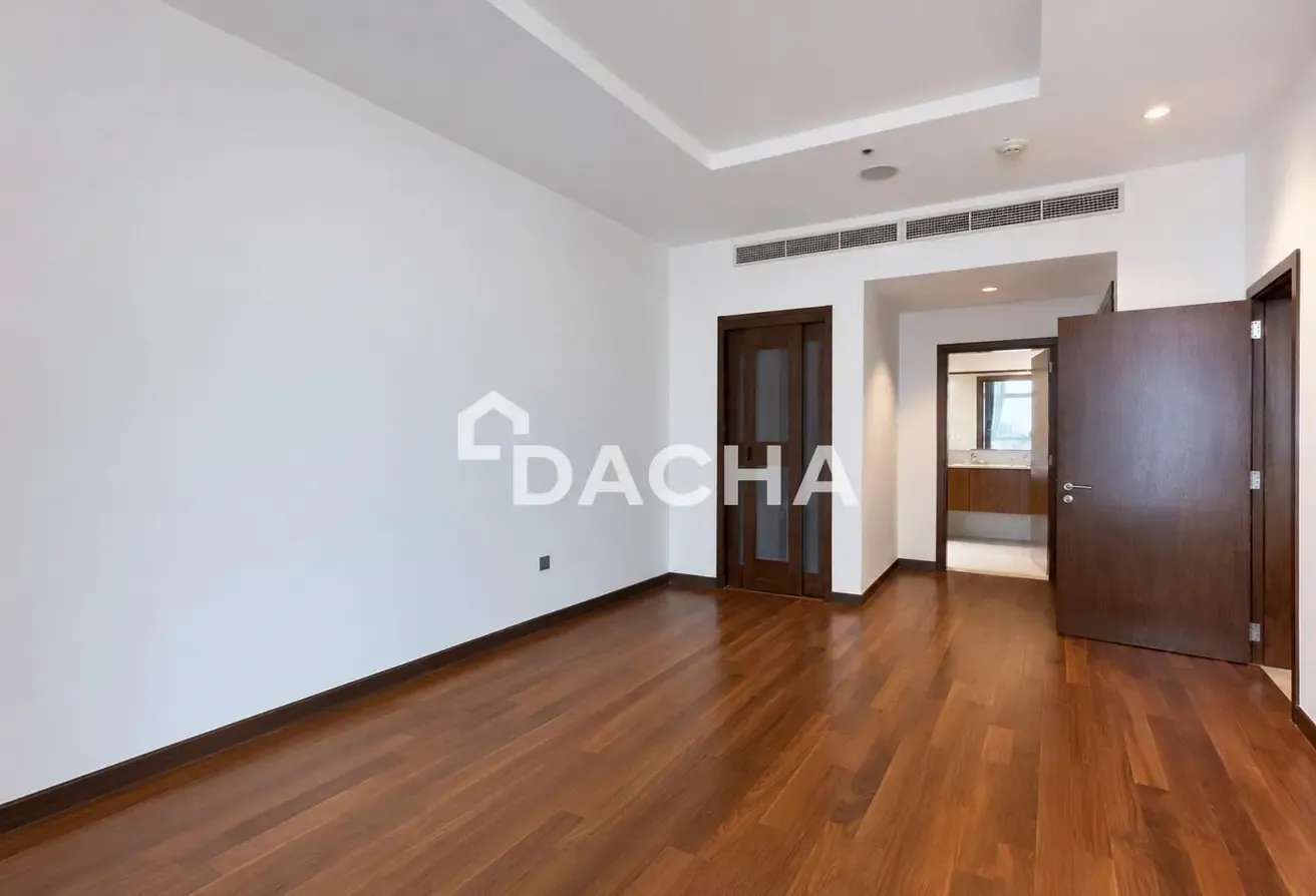 Palm View | Vacant in Aug | Mid Floor
