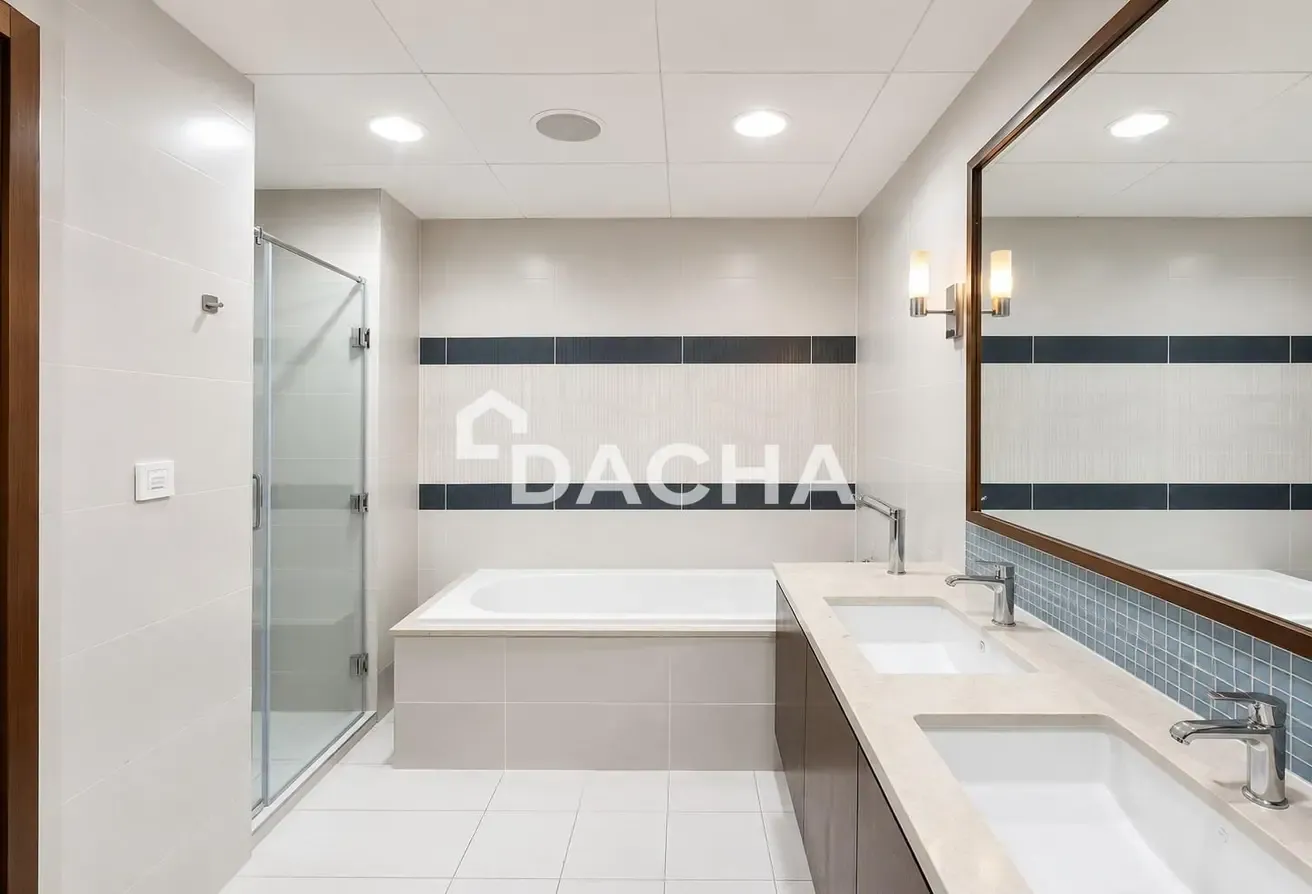 Palm View | Vacant in Aug | Mid Floor