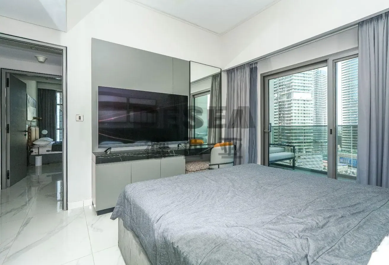 Lux Two Bedroom | Community -Canal Views | Vacant