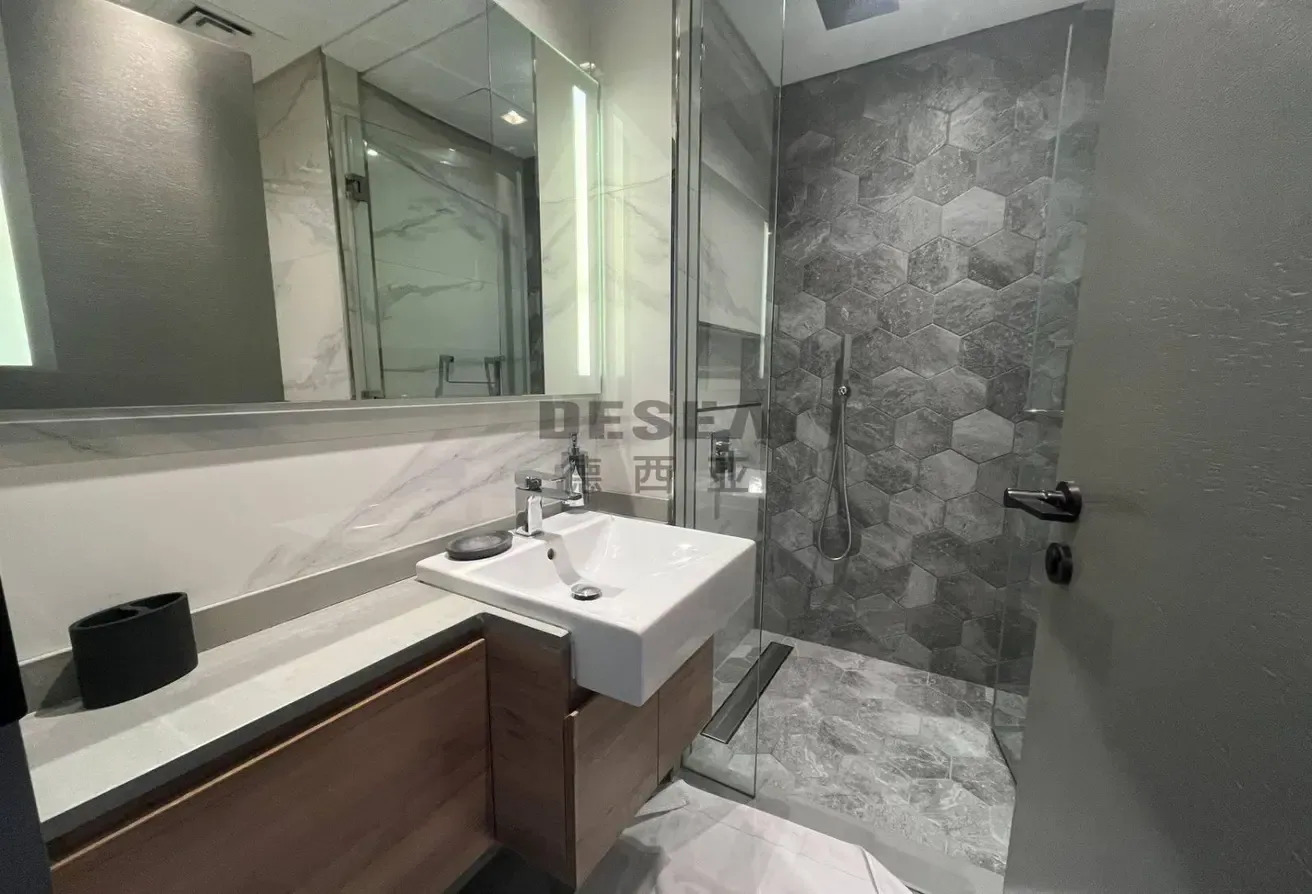 Prime Location | High Floor | Canal View