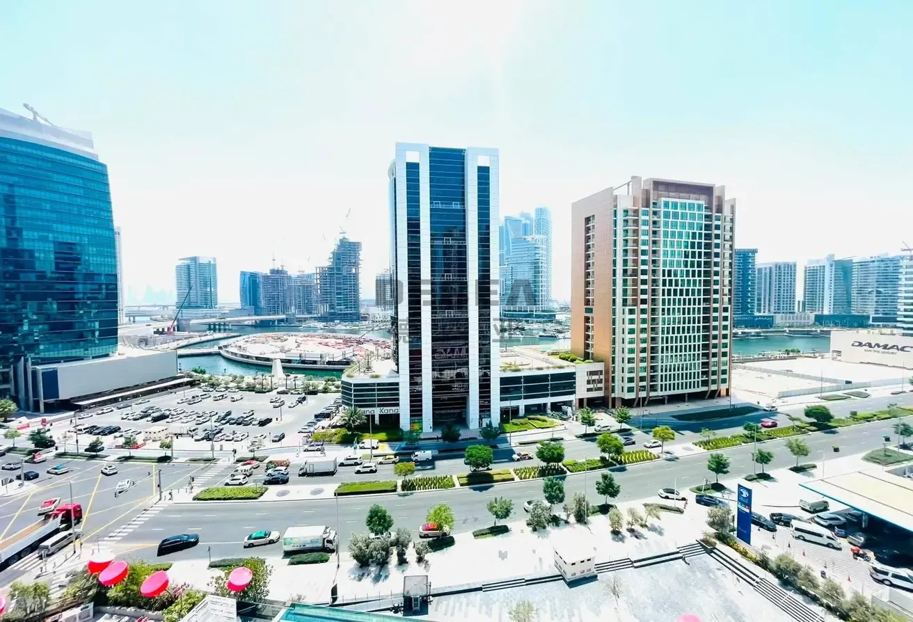 Canal | Spacious Layout | Vacant