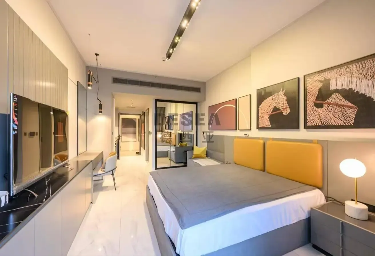 Canal | Spacious Layout | Vacant