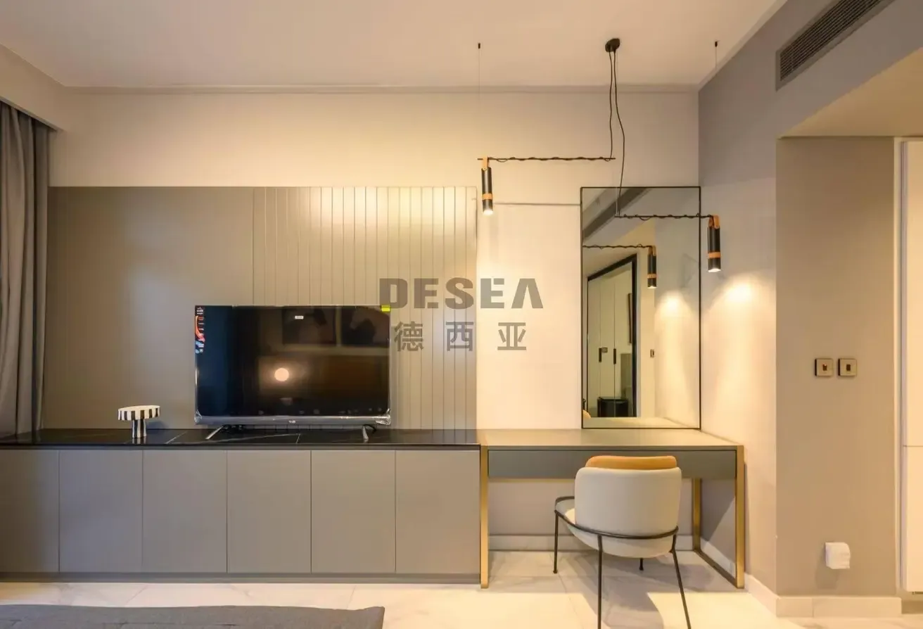 Canal | Spacious Layout | Vacant
