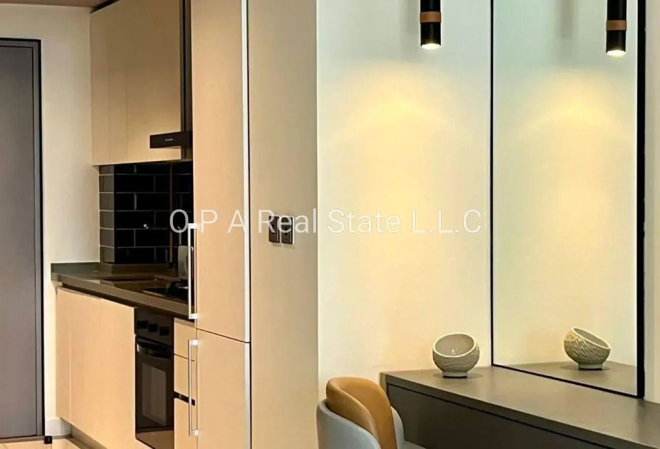 Walking Distance to Dubai Mall- Free Parking-
