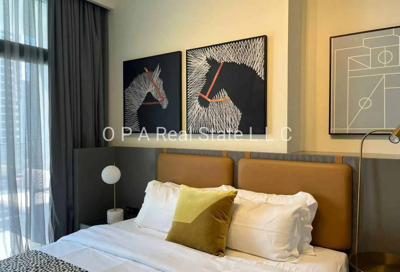 Walking Distance to Dubai Mall- Free Parking-