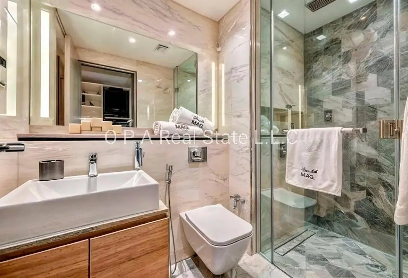 Walking Distance to Dubai Mall- Free Parking-