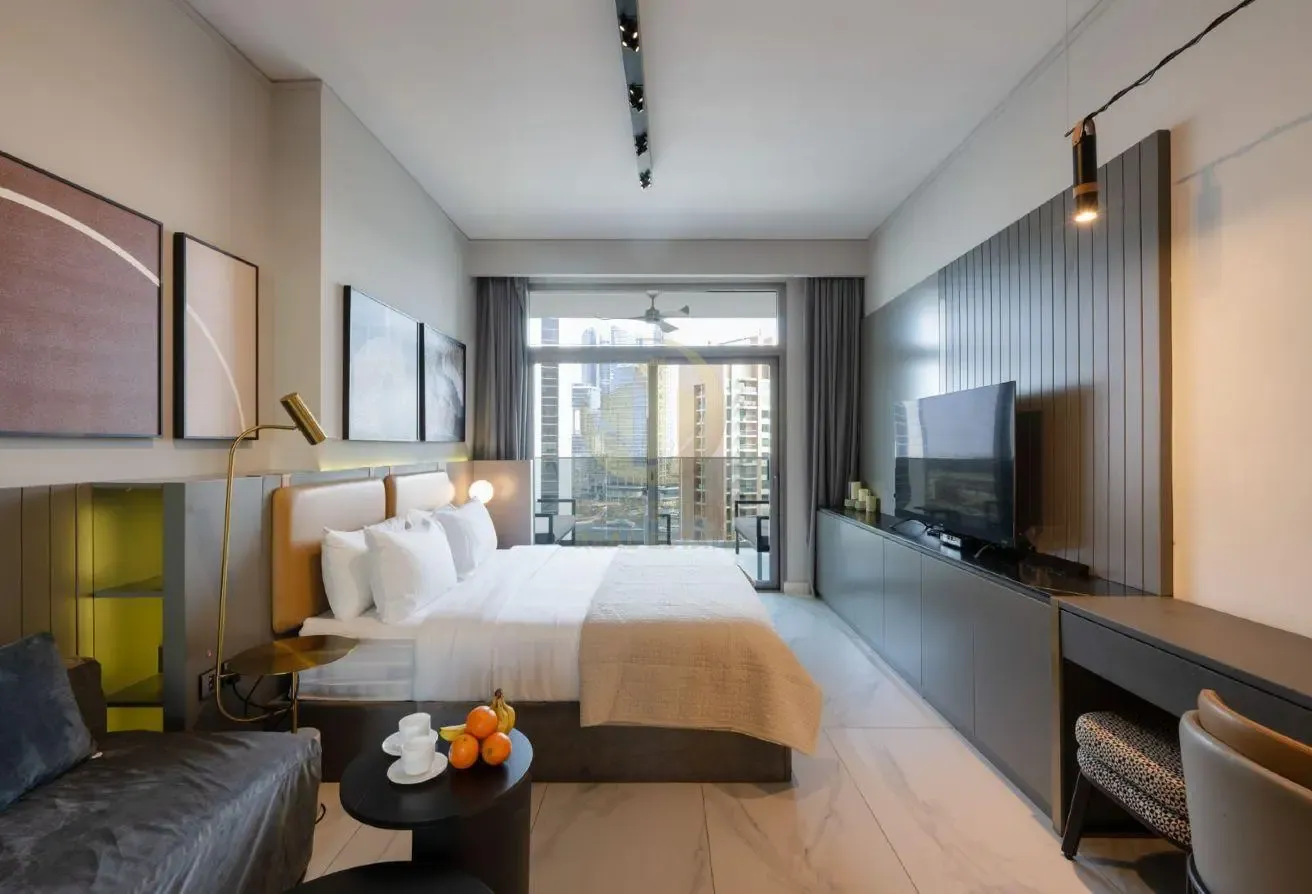 FULLY FURNISHED | VACANT | SPACIOUS