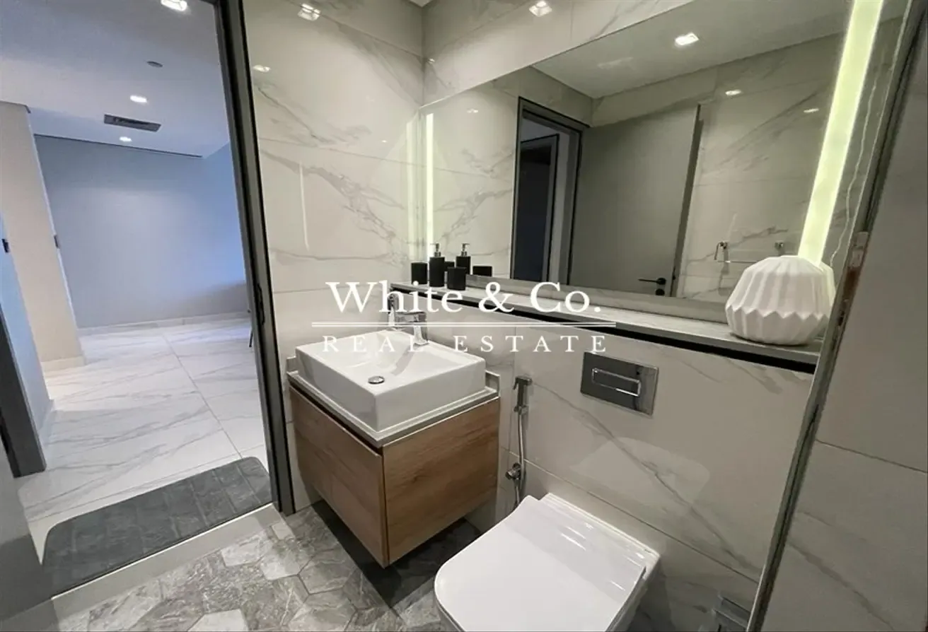 Vacant | Close to Dubai Mall | Furnished