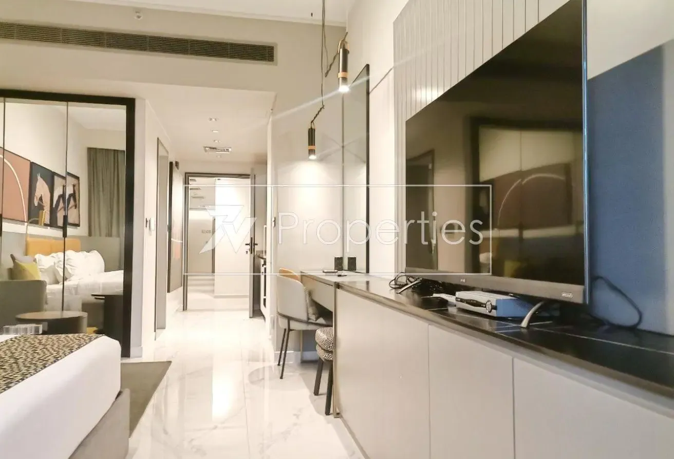 FULLY FURNISHED | HIGH FLOOR | SPACIOUS | VACANT