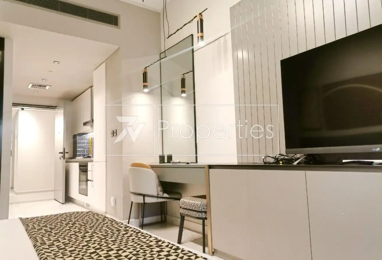 FULLY FURNISHED | HIGH FLOOR | SPACIOUS | VACANT