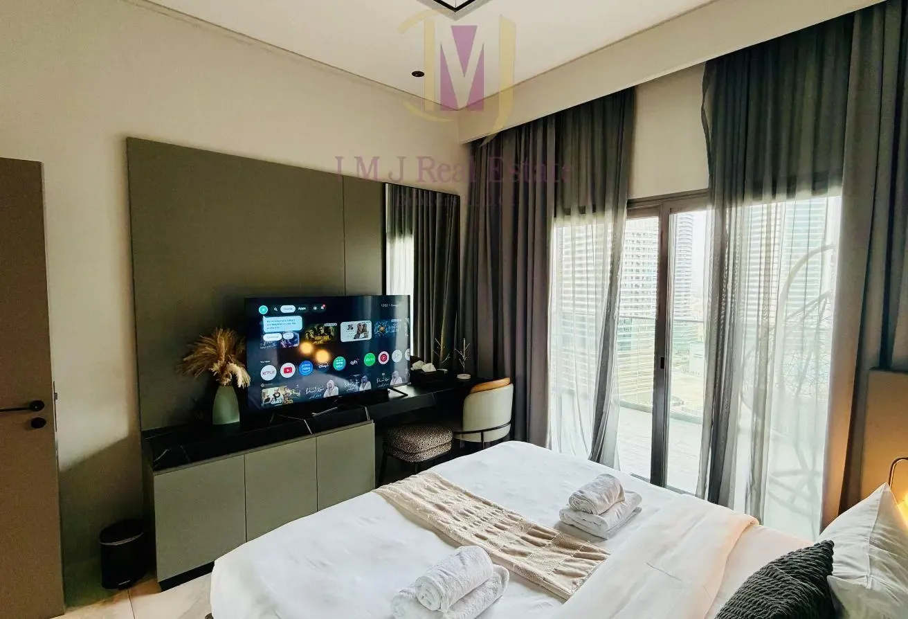 Fully Furnished | 1 BR | High Floor | Canal View