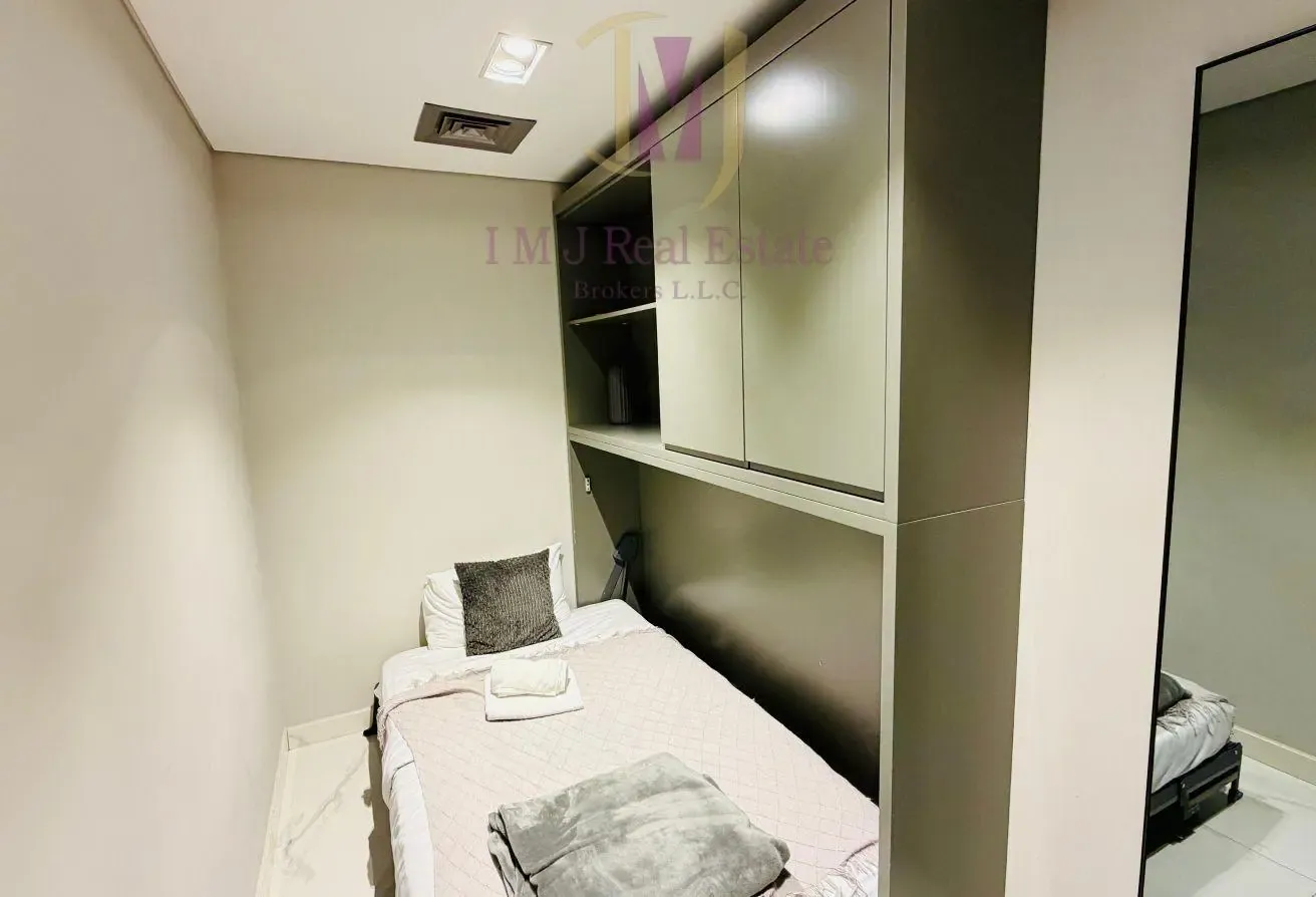 Fully Furnished | 1 BR | High Floor | Canal View