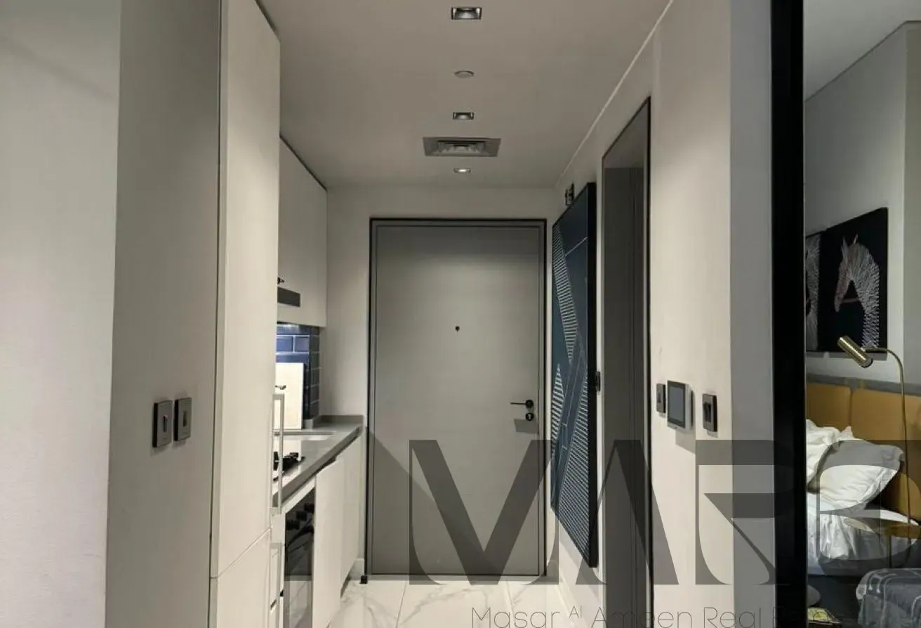 Fully Furnished Studio l LUXURY LIVING l VACANT