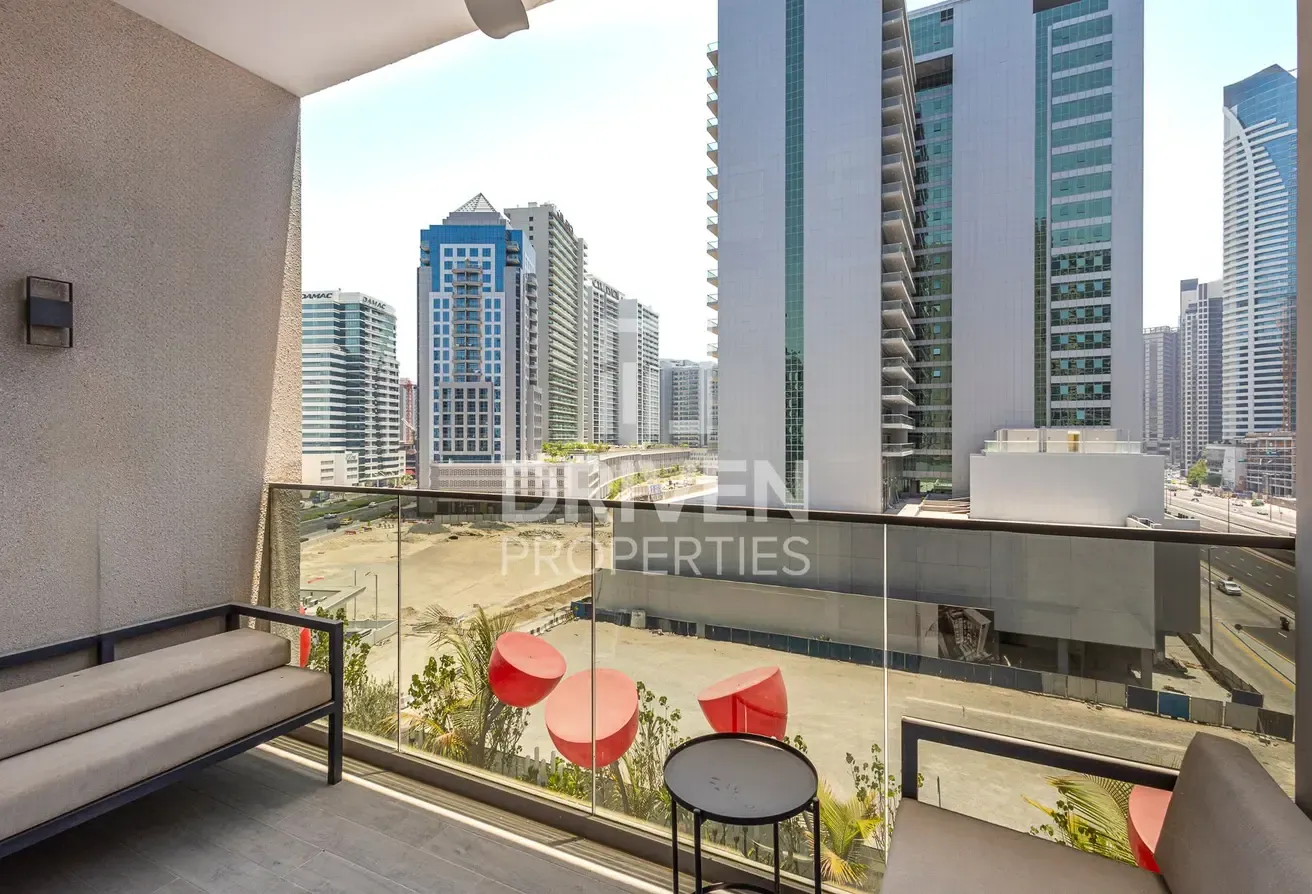 Bright Unit | Fully Furnished | Ready to Move In