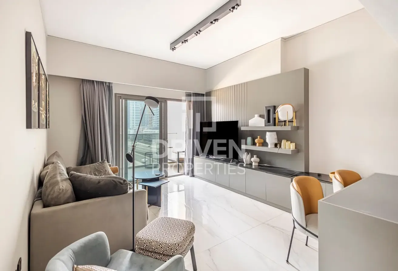 Bright Unit | Fully Furnished | Ready to Move In