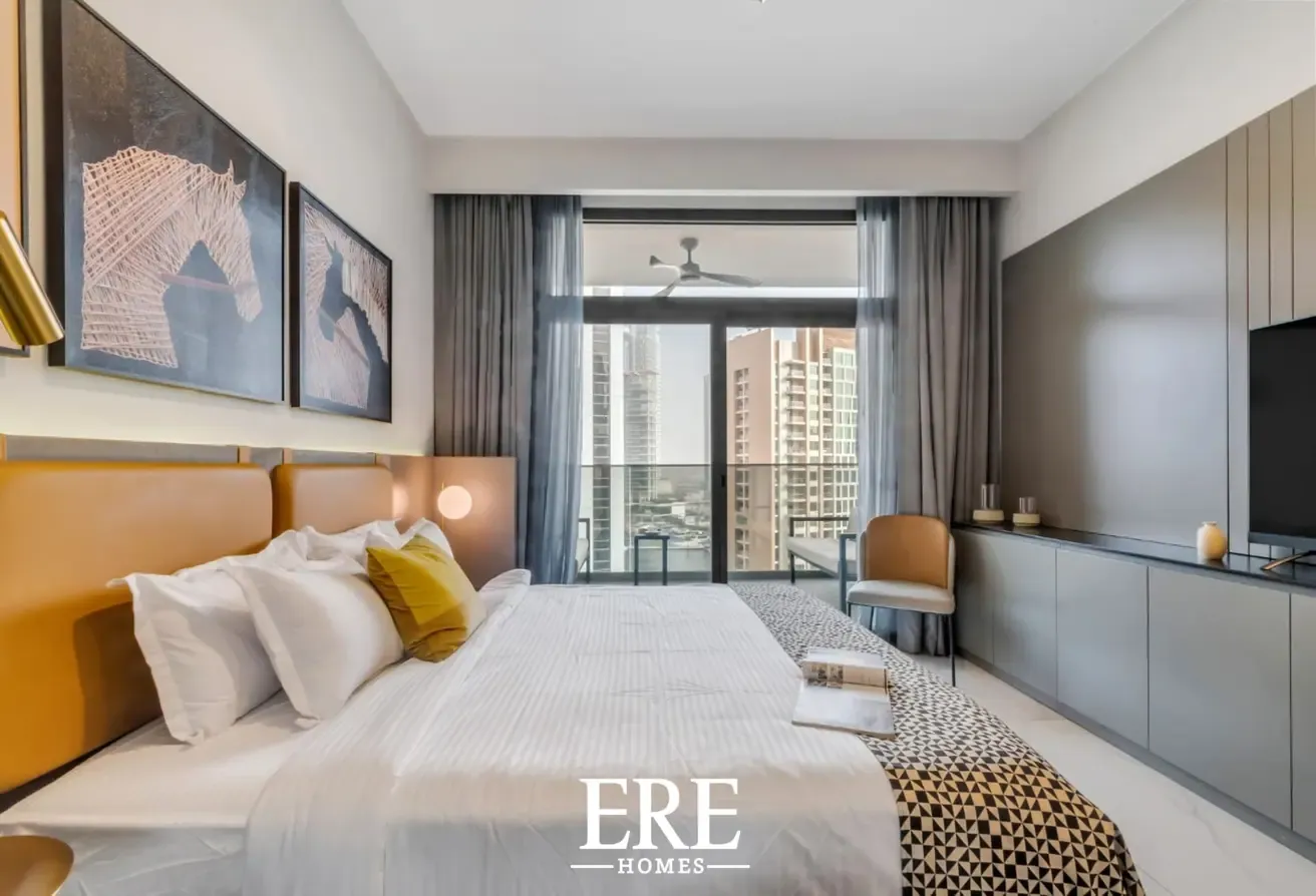 Furnished Studio | Canal View | Available Now
