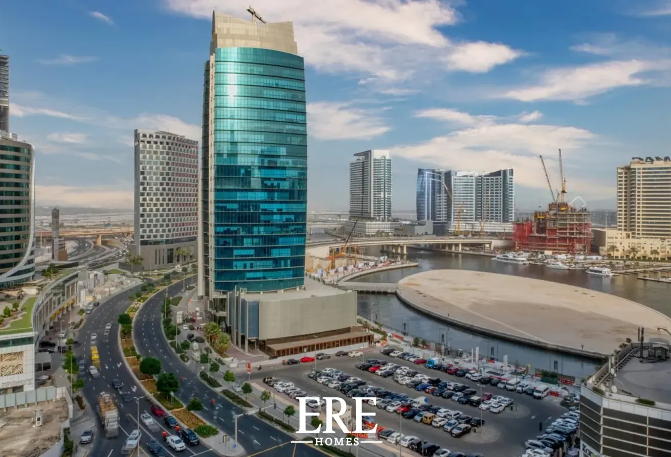 Furnished Studio | Canal View | Available Now