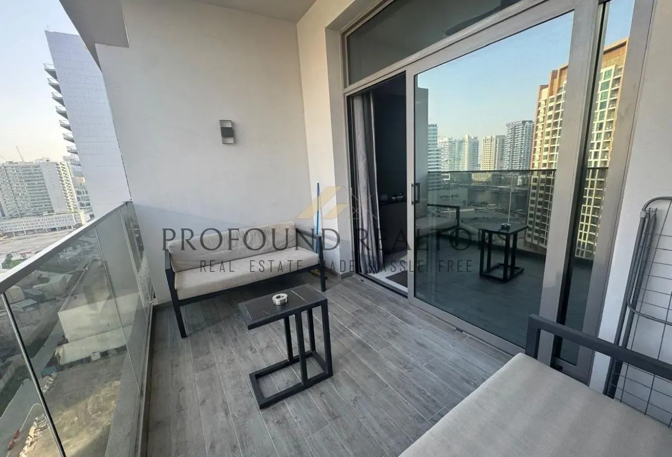 Luxury Furnished Studio I Pool/Canal View IBalcony