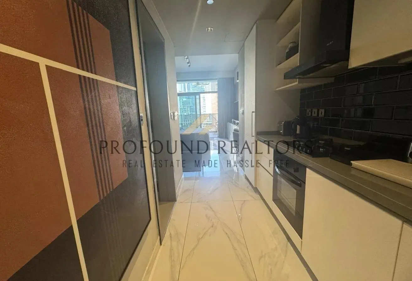 Luxury Furnished Studio I Pool/Canal View IBalcony