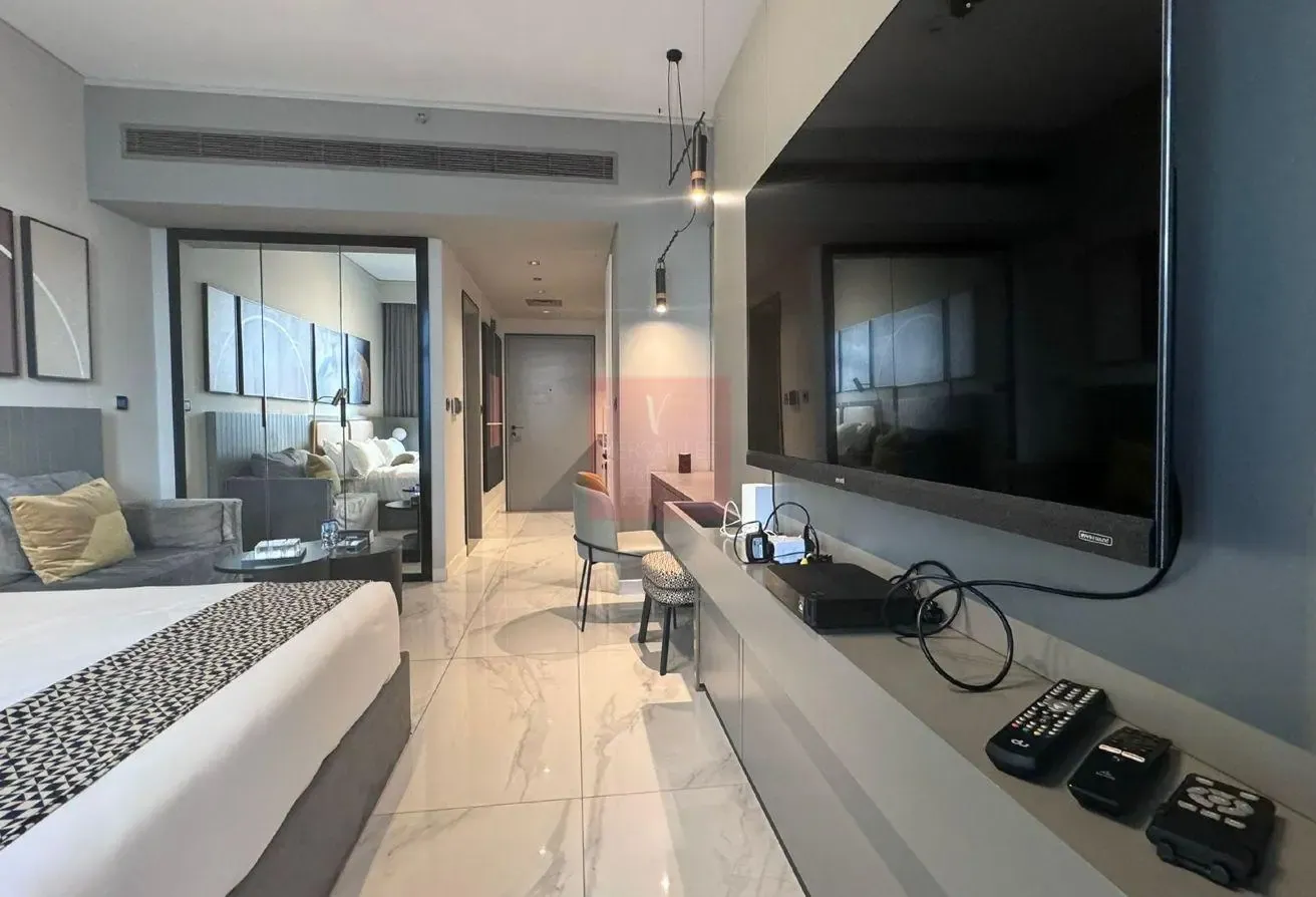 Excellent condition studio /Vacant /Furnished