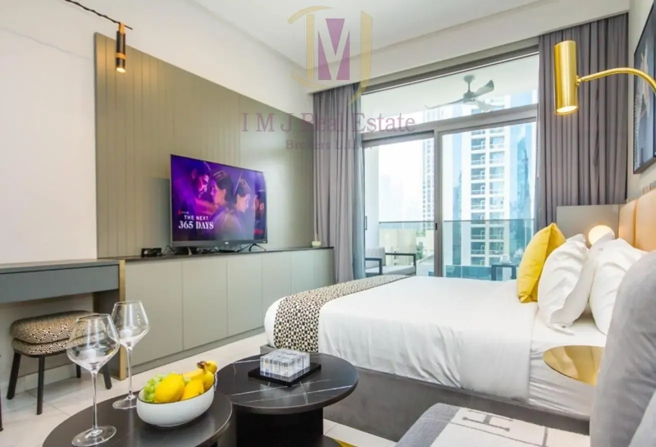Fully Furnished Studio | High Floor | Canal View