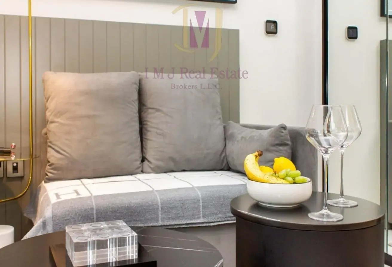 Fully Furnished Studio | High Floor | Canal View