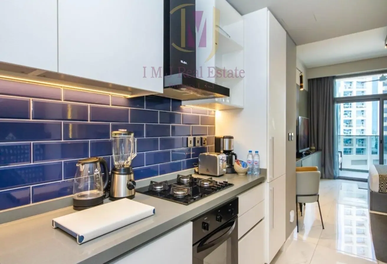 Fully Furnished Studio | High Floor | Canal View