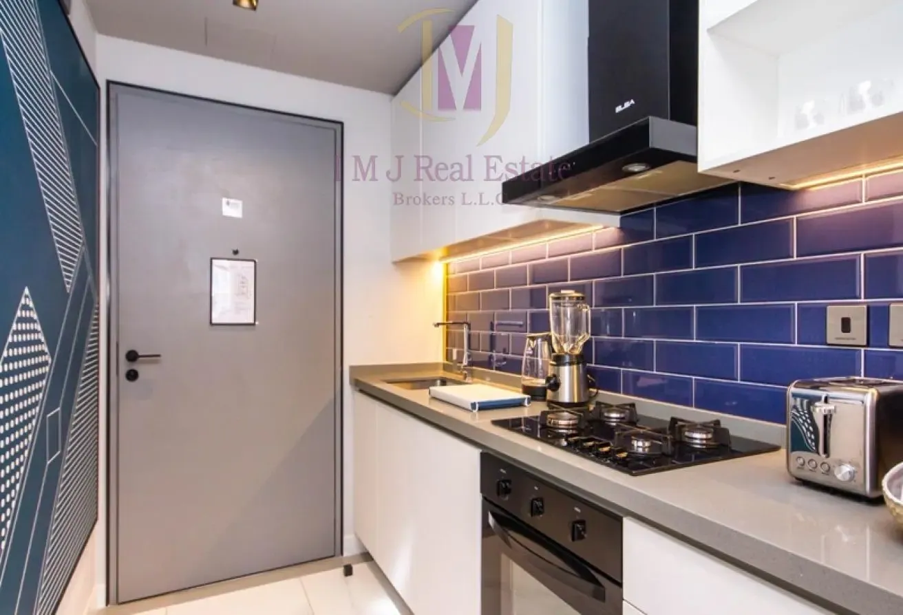 Fully Furnished Studio | High Floor | Canal View