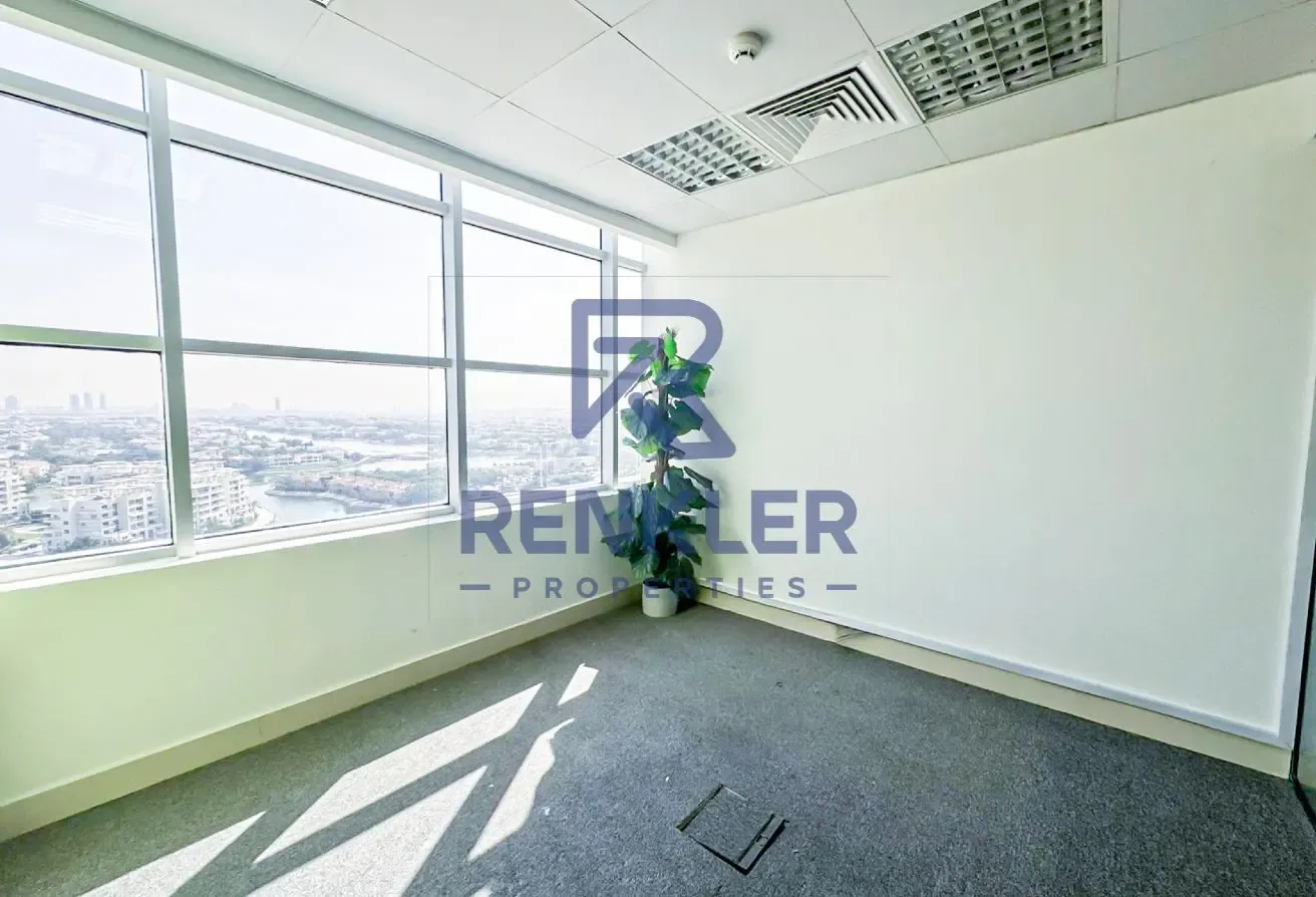 Partitioned | Fitted | Grade A | Close To Metro