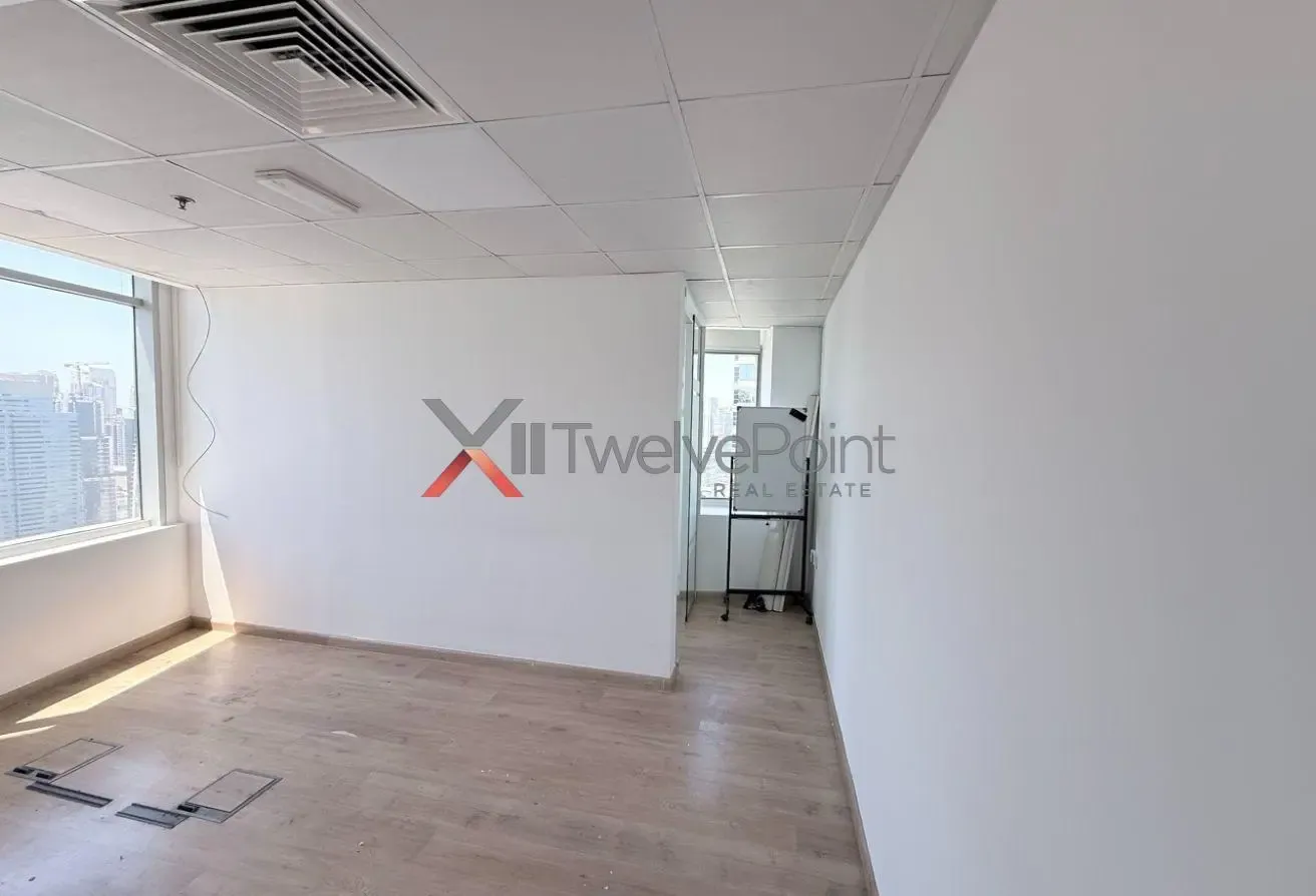 VACANT NOW | BRIGHT CORNER OFFICE | GOOD LAYOUT