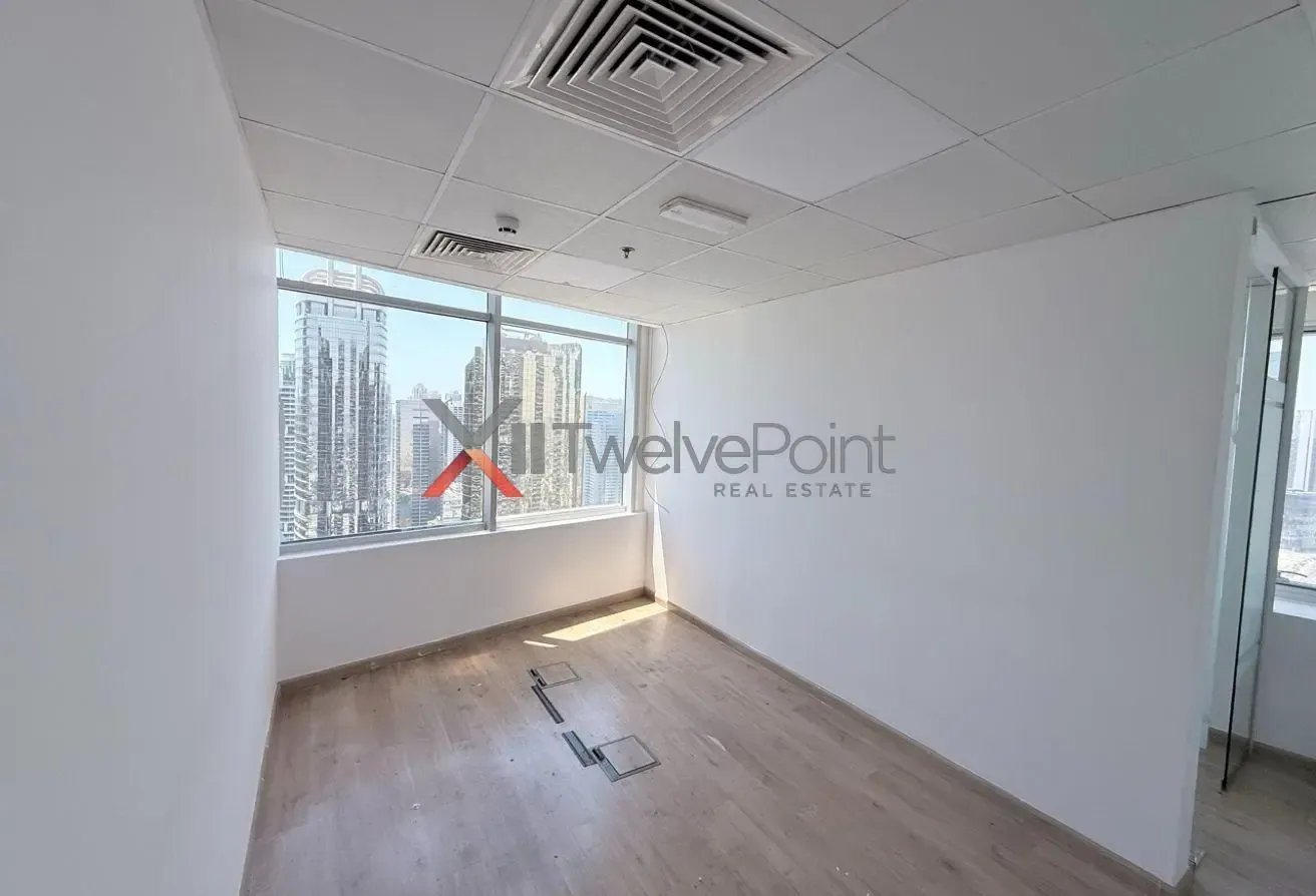 VACANT NOW | BRIGHT CORNER OFFICE | GOOD LAYOUT