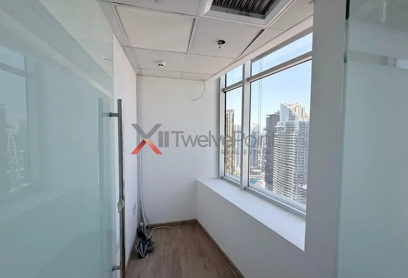 VACANT NOW | BRIGHT CORNER OFFICE | GOOD LAYOUT
