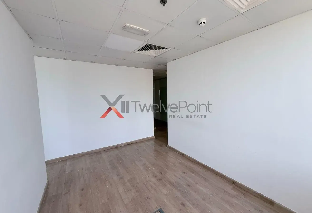 VACANT NOW | BRIGHT CORNER OFFICE | GOOD LAYOUT