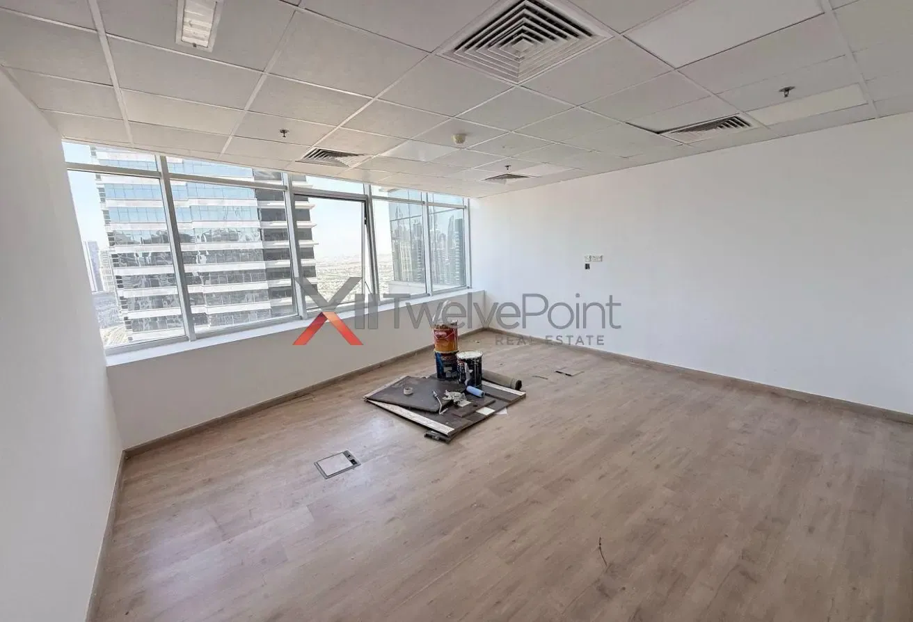 VACANT NOW | BRIGHT CORNER OFFICE | GOOD LAYOUT