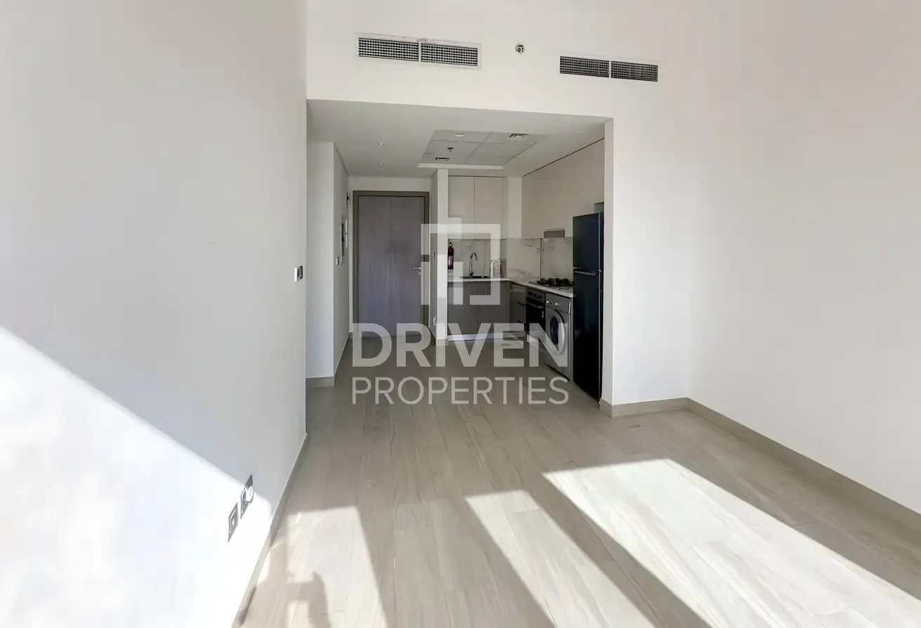High Floor Apt | Prime Location | Rented