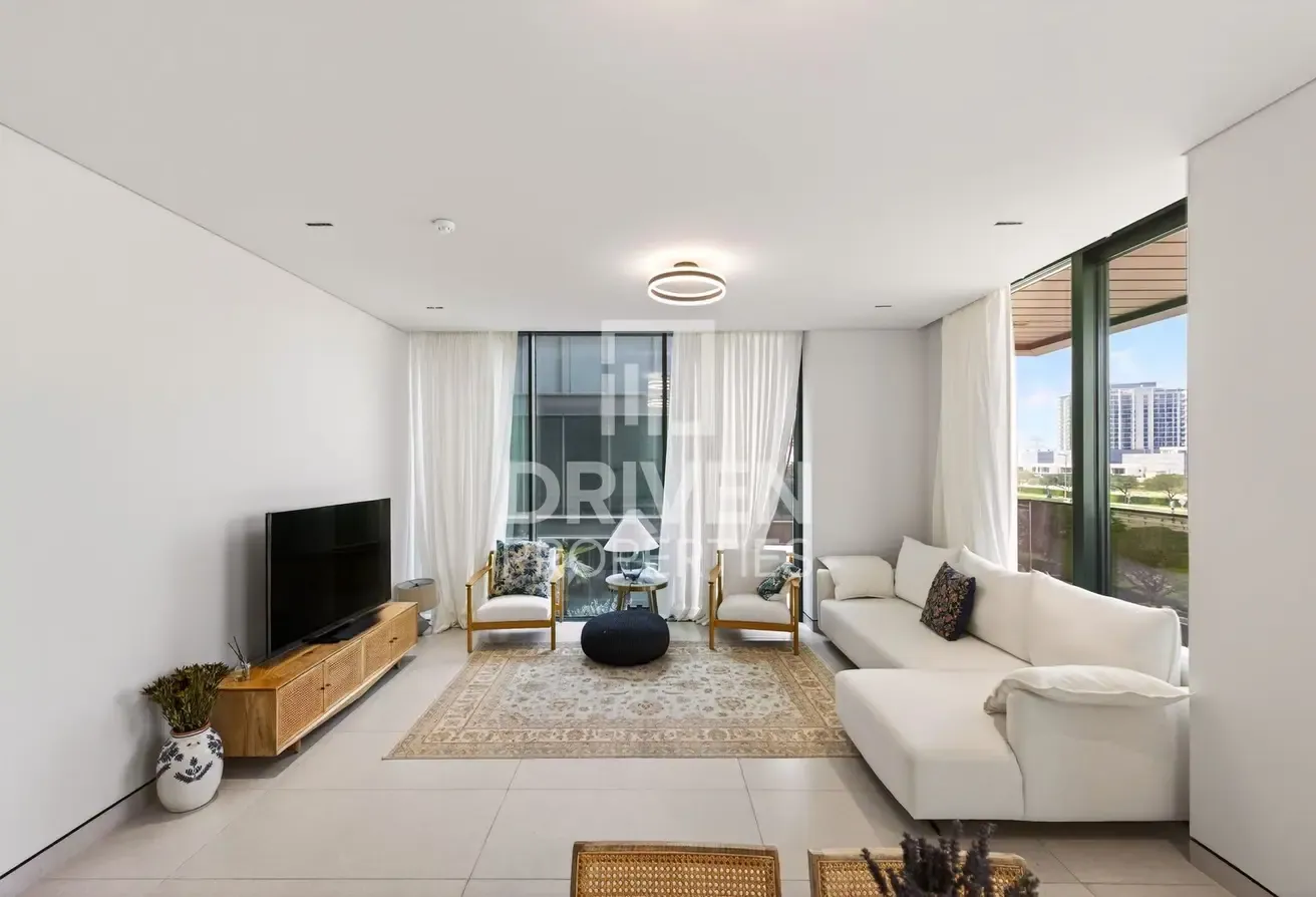 Modern Apt | Open View | Spacious with Study Room
