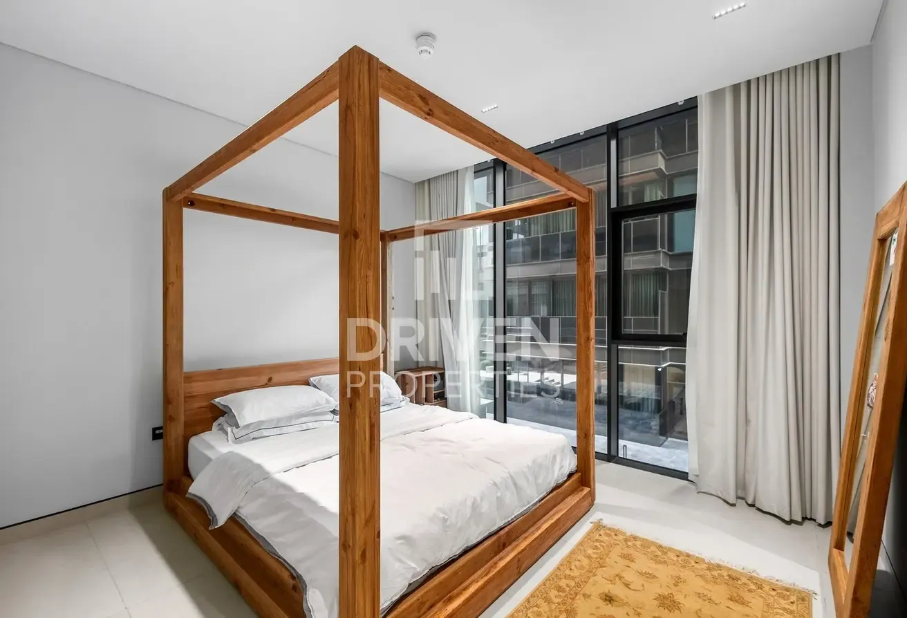 Modern Apt | Open View | Spacious with Study Room