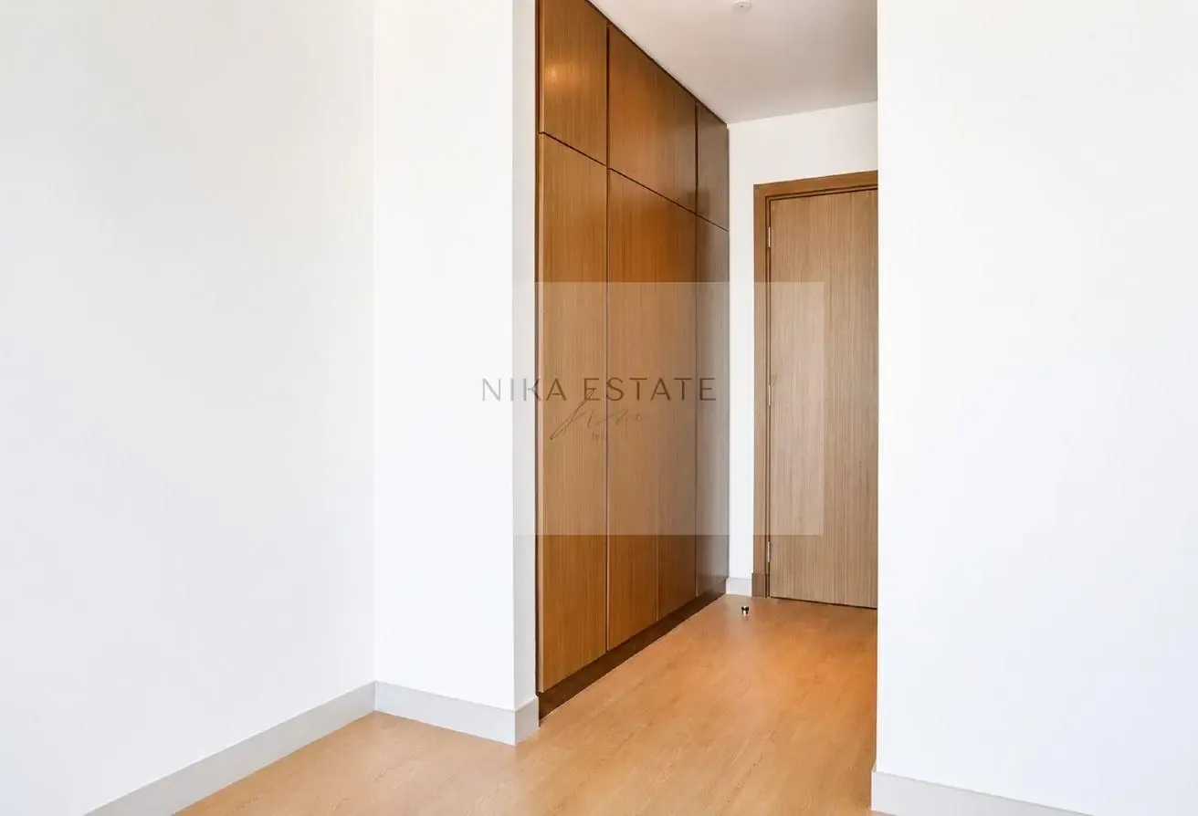 Luxury 2-BR | Canal Front Living | Prime Location