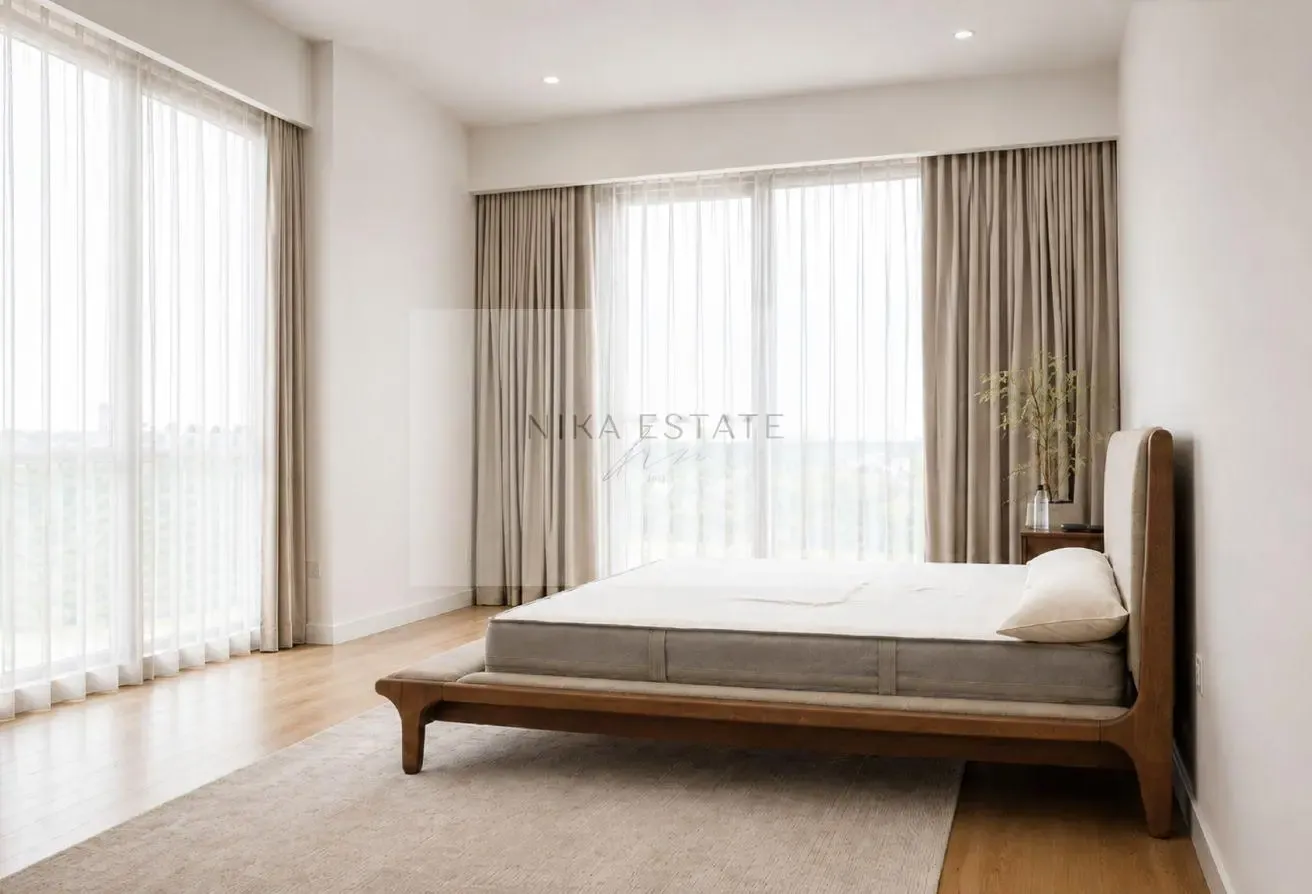 Luxury 2-BR | Canal Front Living | Prime Location
