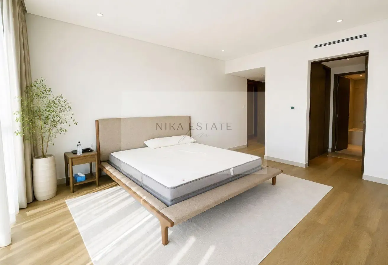 Luxury 2-BR | Canal Front Living | Prime Location