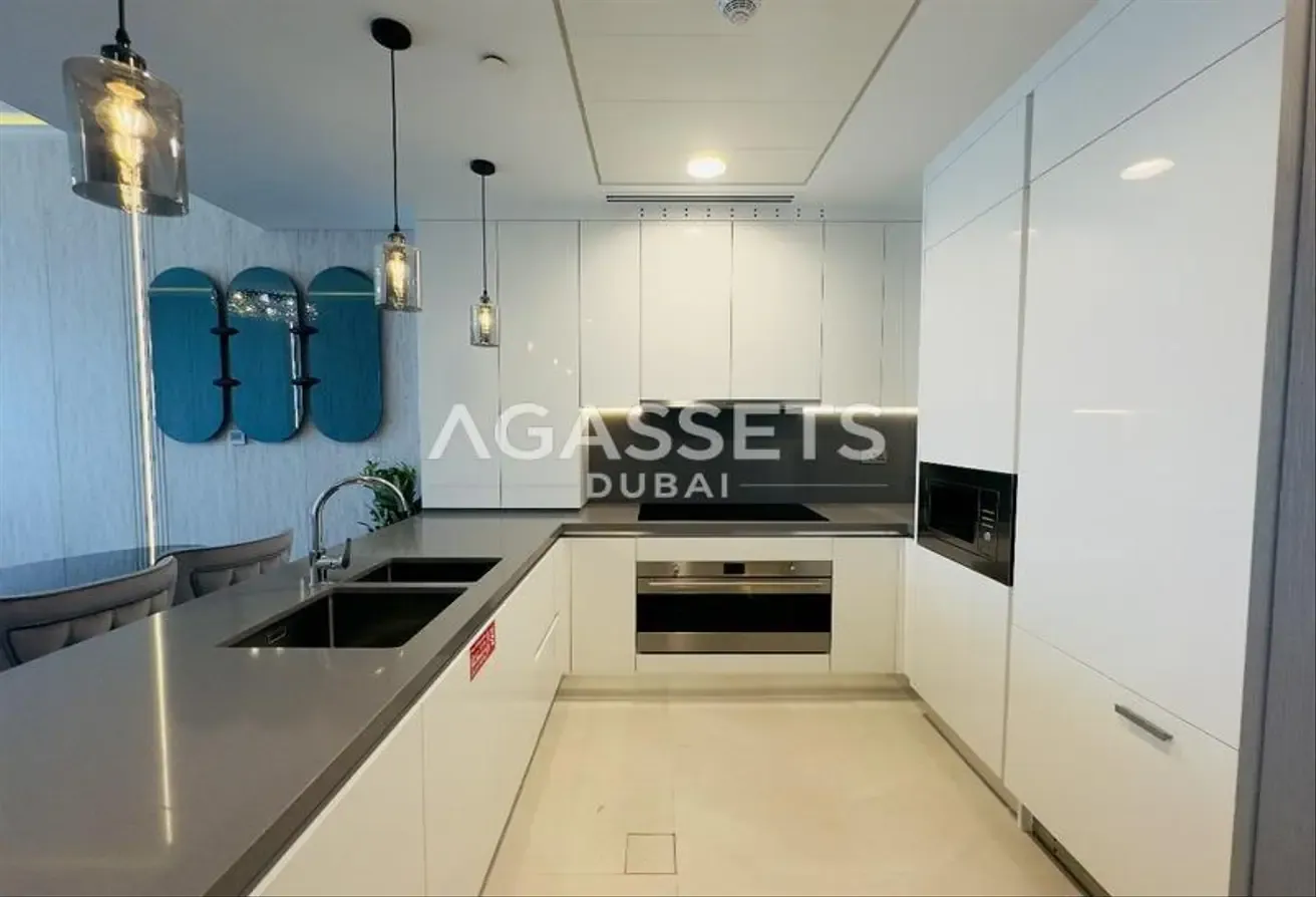 Open Kitchen | Canal View | Vacant