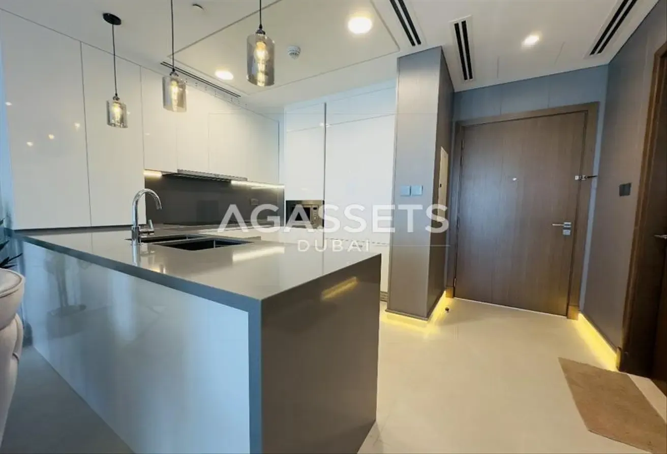 Open Kitchen | Canal View | Vacant