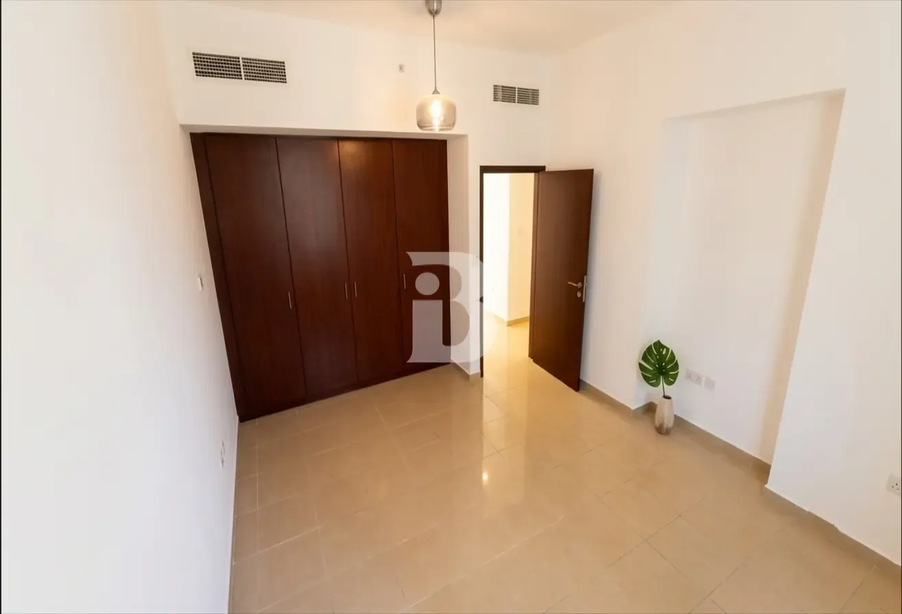 VACANT | PREMIUM | 3 BED + MAIDS